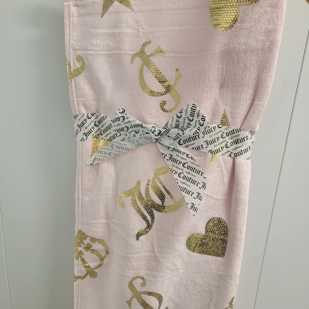 NEW Juicy Couture OVERSIZED Pink‎ Gold Crown Shimmer Printed Throw Blanket 60x70 - Picture 2 of 5